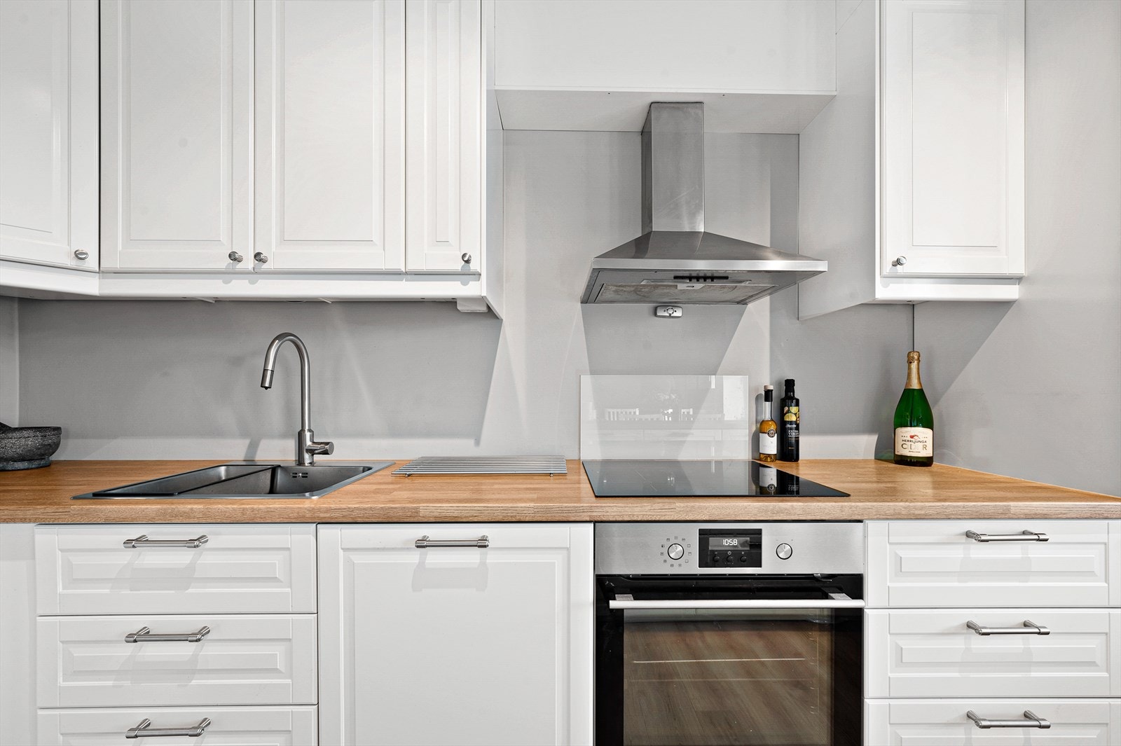 Kjøkkenventilator med kullfilter. Galleribilde