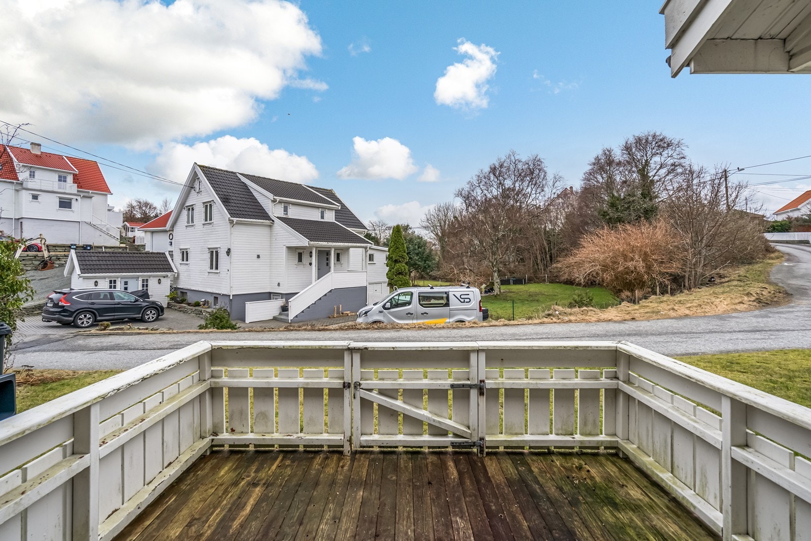 Fra terrasse som er vestvendt med gode solforhold Galleribilde