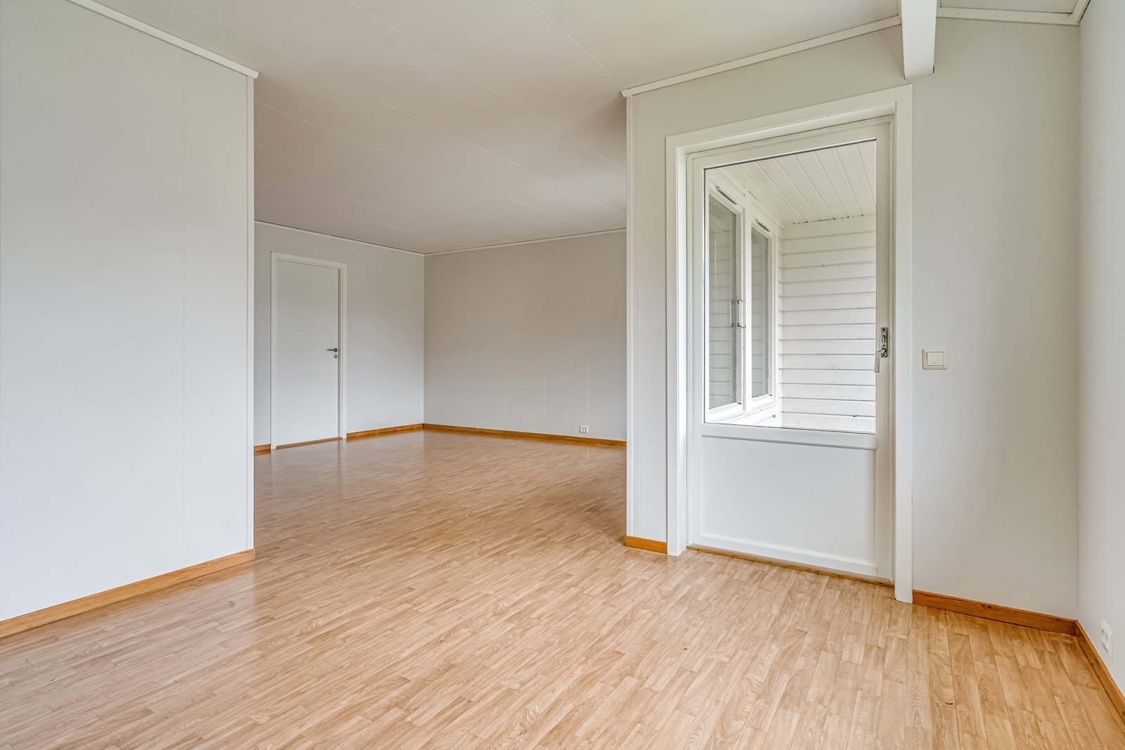 Bildet fra spisestue mot stue Galleribilde