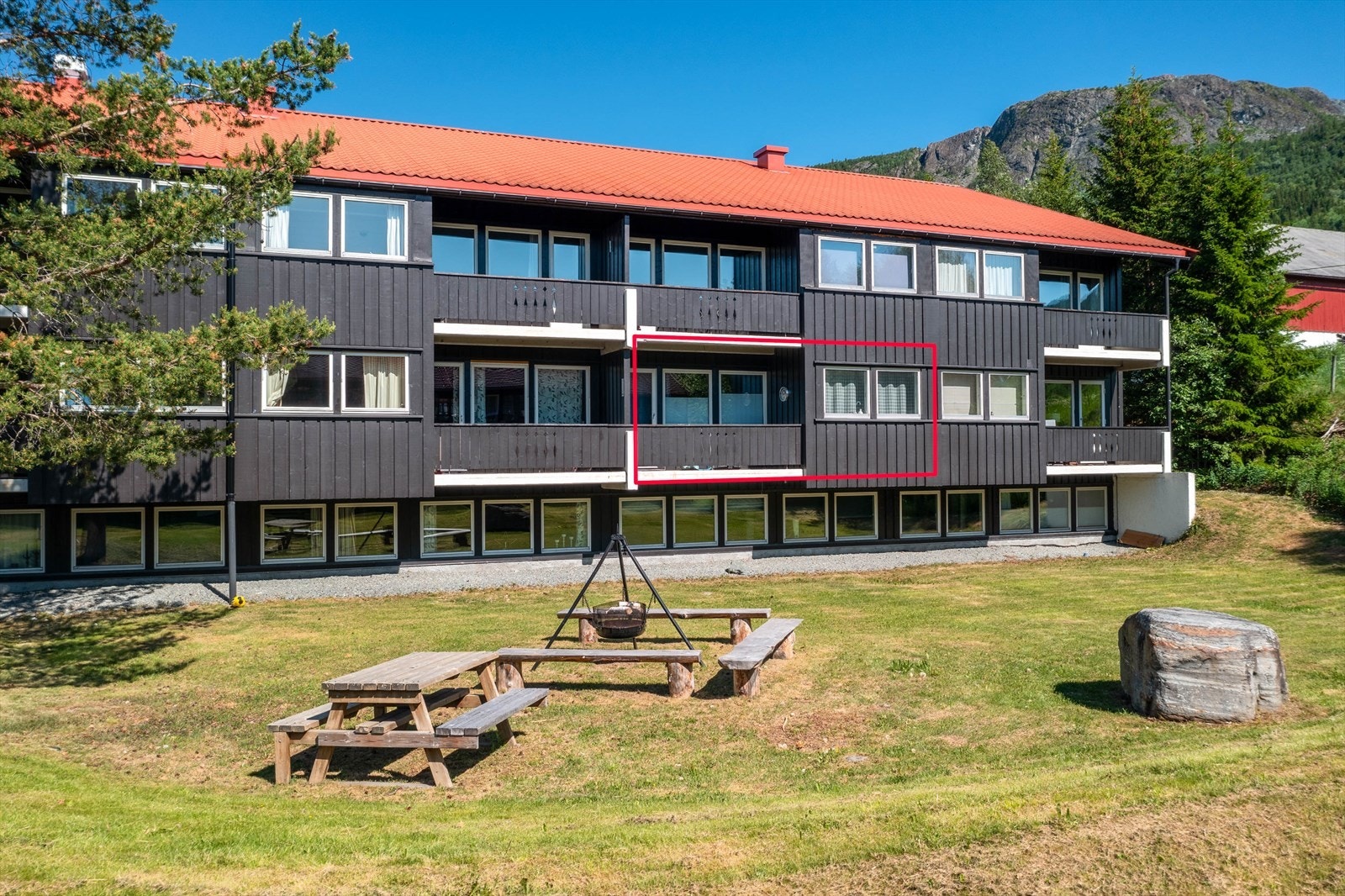 Det er et flott fellesareale utenfor veradaen. Galleribilde