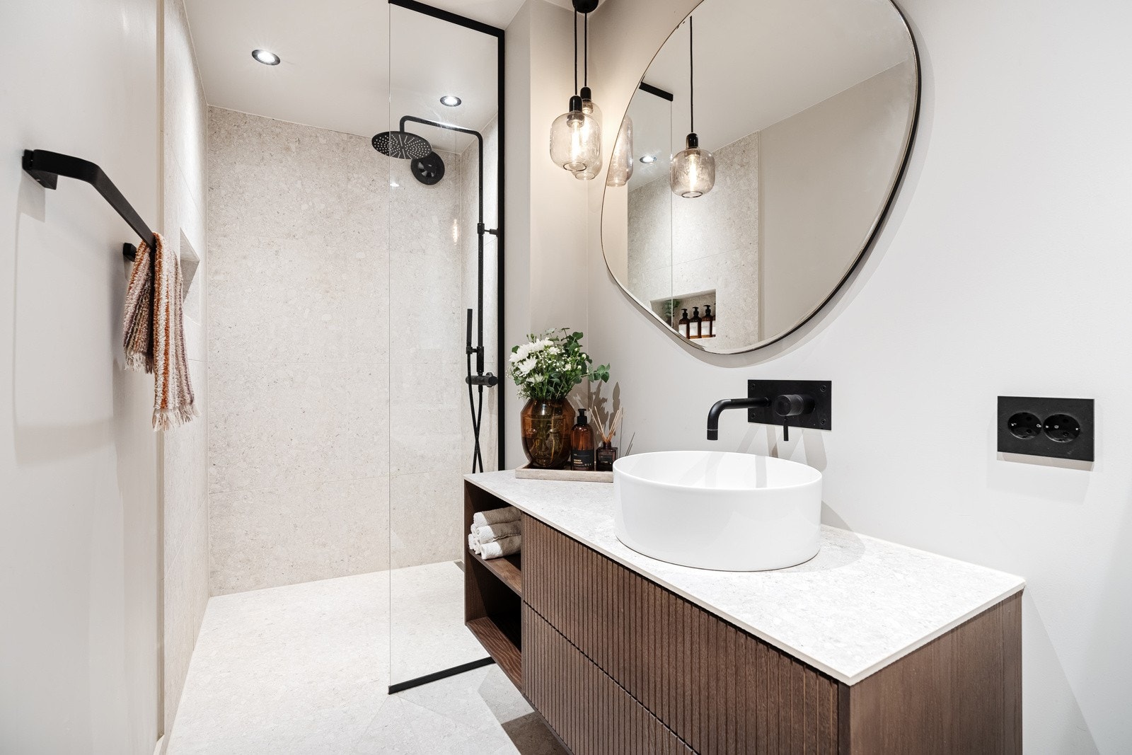 - Lekkert og smakfullt bad fra 2021 | Her er ingenting overlatt til tilfedighetene - Galleribilde