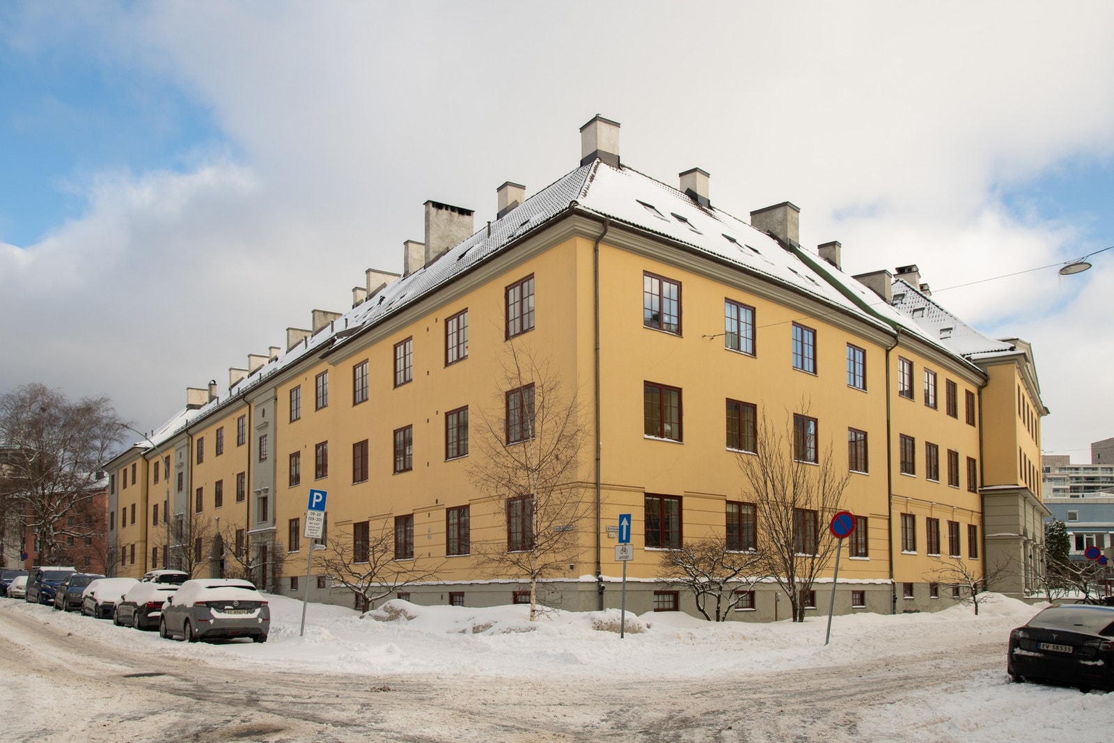 Her har du fordelen av å bo i et trygt og sentralt område med gangavstand til alle fasiliteter som caféer, restauranter, kjøpesenter, grønne parker, samt et godt kollektivtilbud. Galleribilde