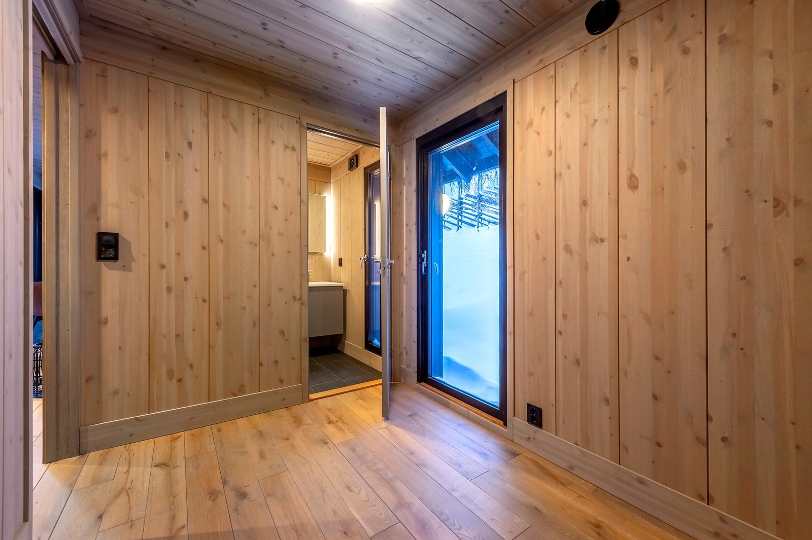 Soverom 2, i underetasje. Galleribilde