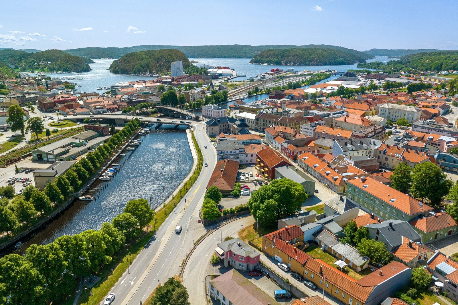 Flotte områder for rekreasjon f. eks. både i Busterudparken og langs elvepromenaden Galleribilde