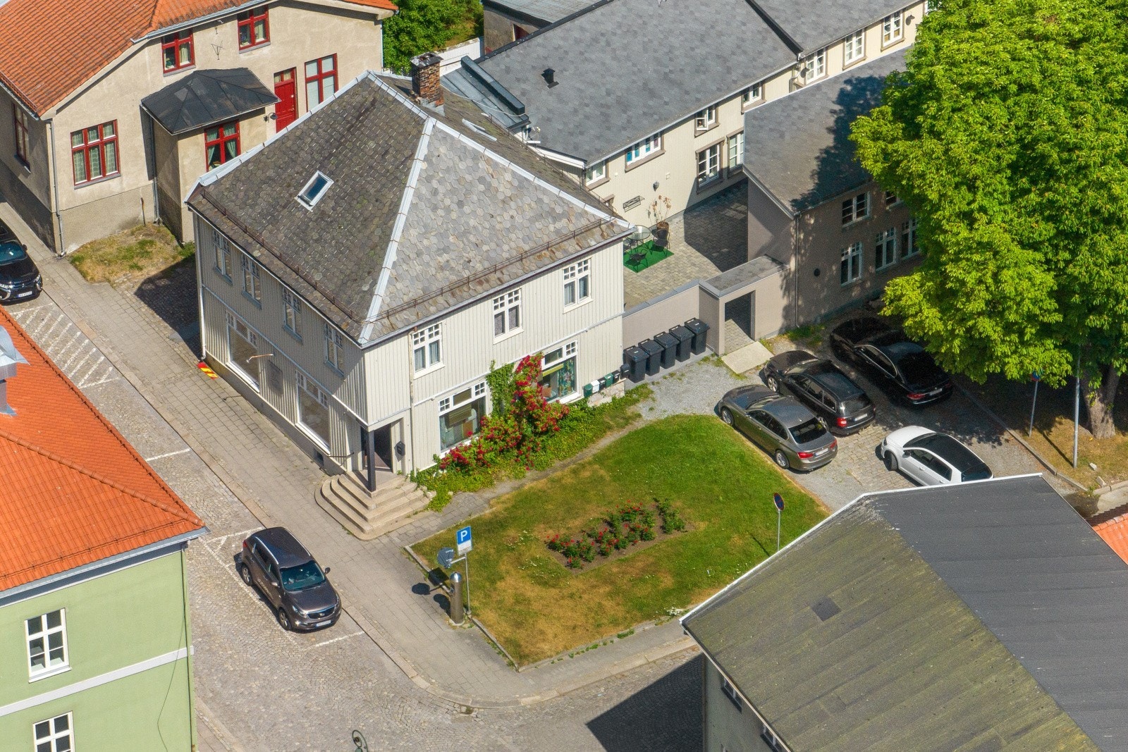 God eksponering for butikk mot gata Galleribilde