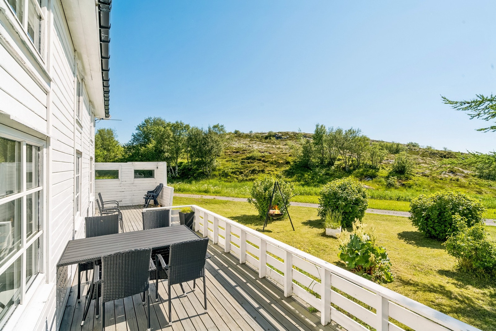 Her kan solen nytes fra tidlig morgen - Levegg skjermer for vær og vind. Galleribilde