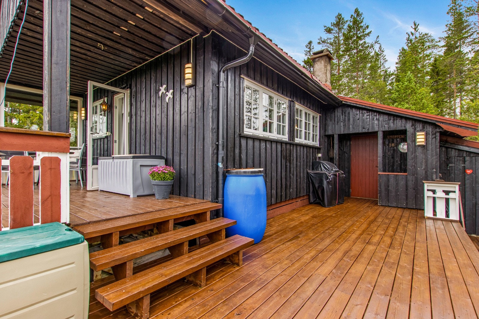 Her kan utsikten og solnedgangen nytes i fred og ro Galleribilde