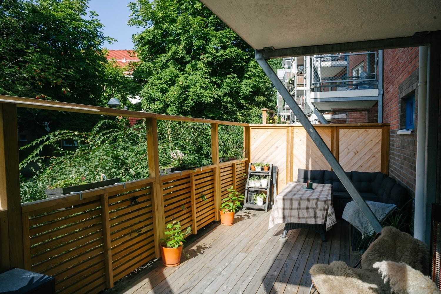 Selgers egne sommerbilder av terrassen. Galleribilde