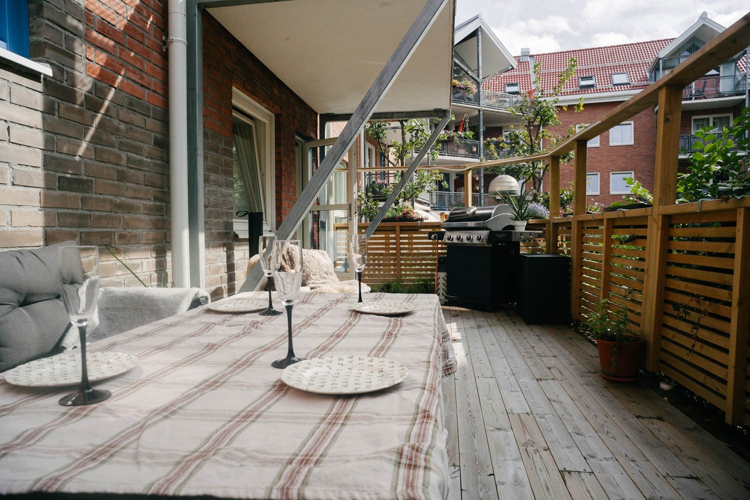 Selgers egne sommerbilder av terrassen. Galleribilde