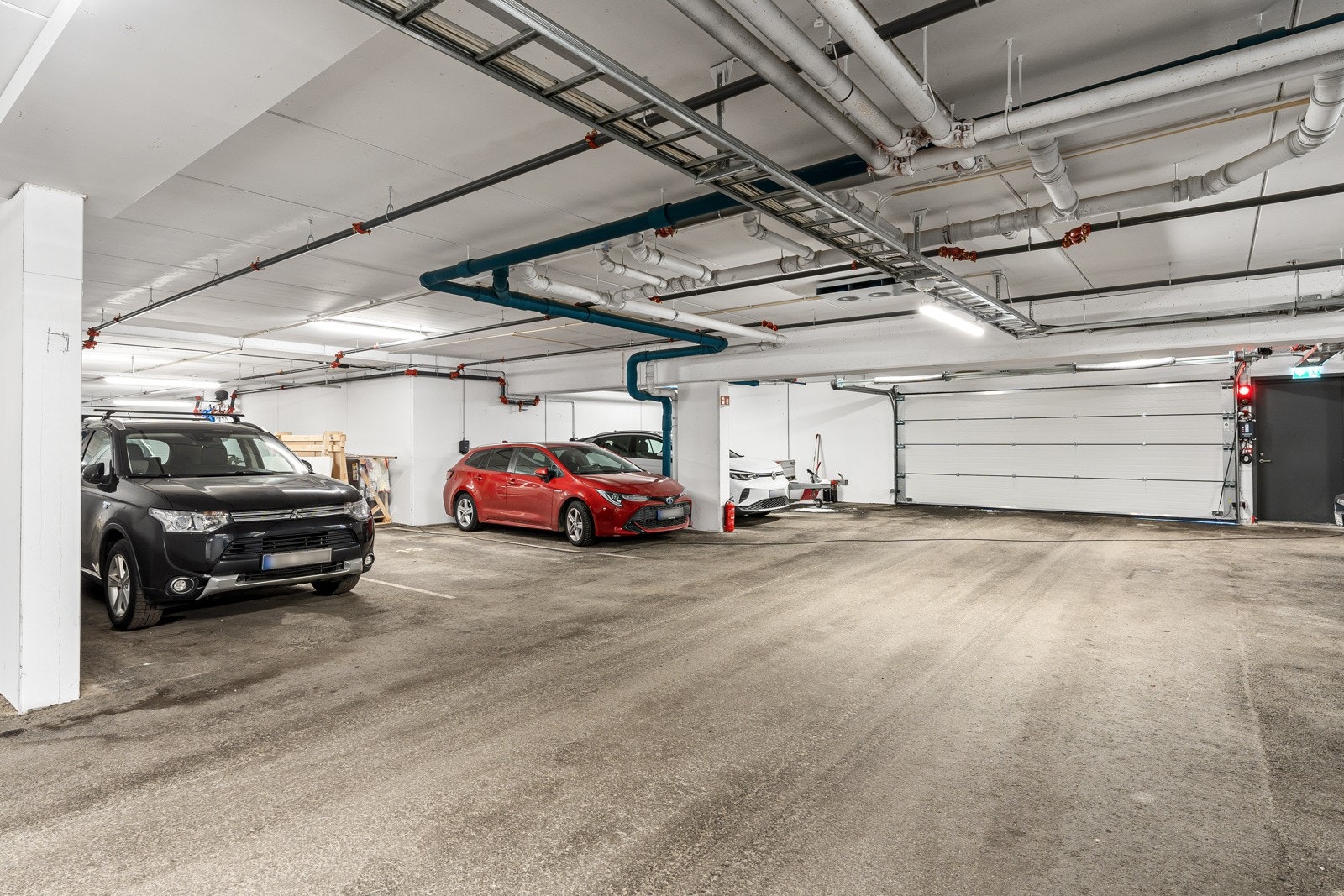 Det medfølger garasjeplass til leiligheten. Galleribilde