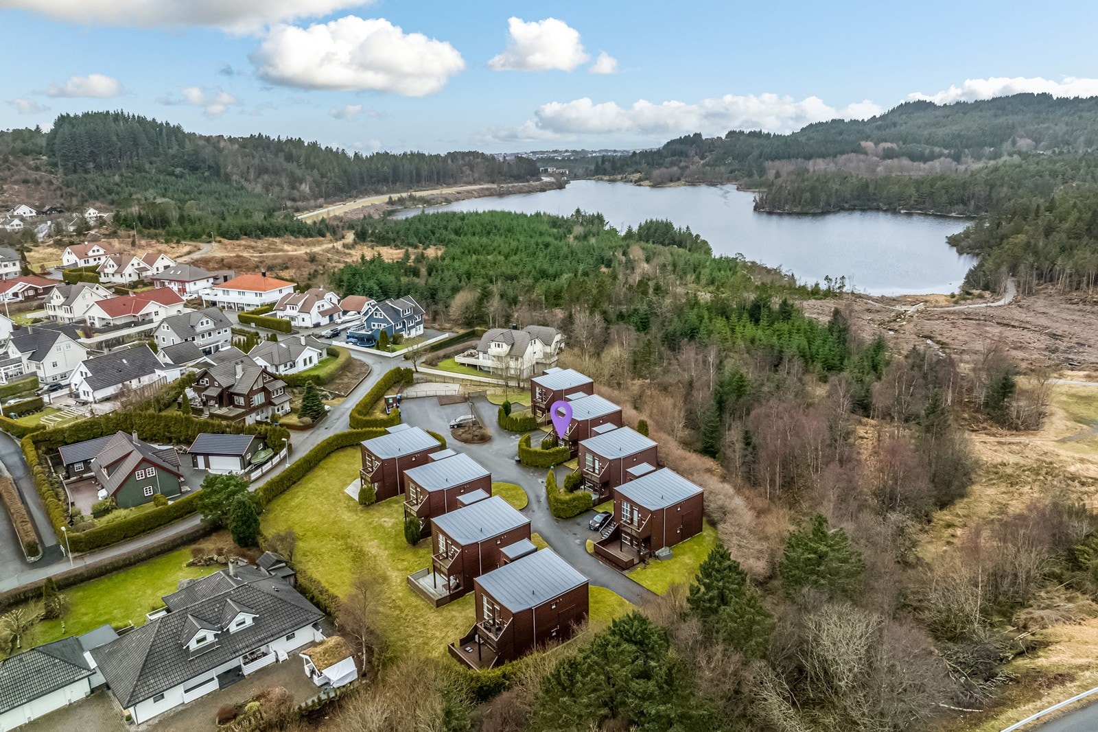 Velkommen til Blåbærvegen 11A - Presentert av Joakim Steine v/Eiendomsmegler A! Galleribilde