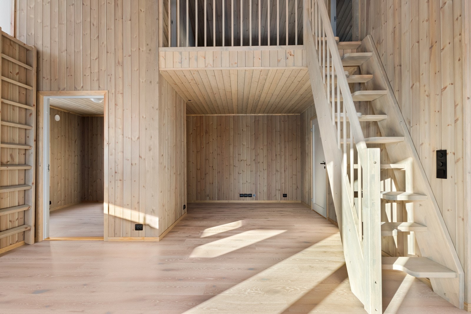 Fra stue har man utgang til uteplass. Galleribilde