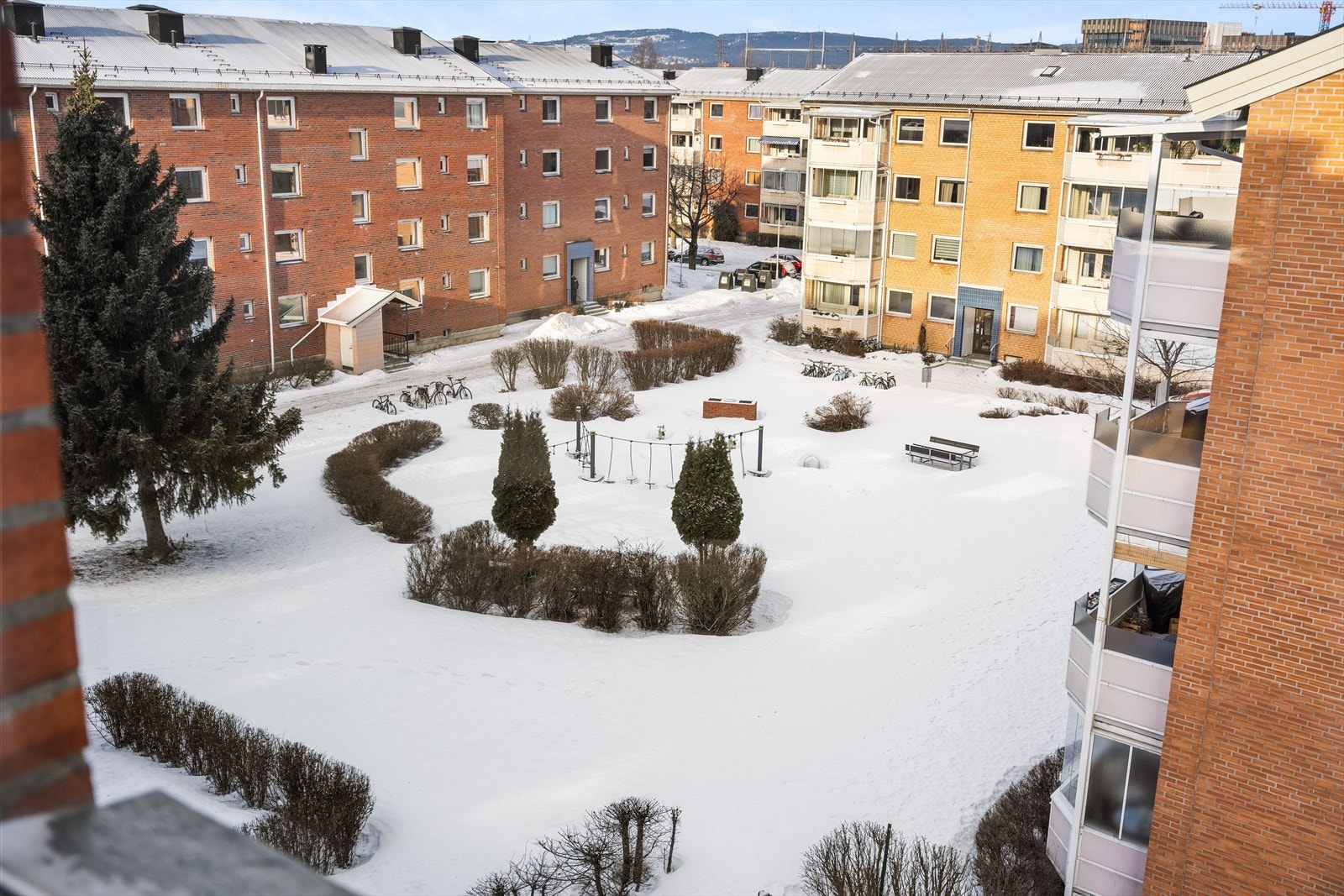 Utsyn til borettslagets fellesområder Galleribilde