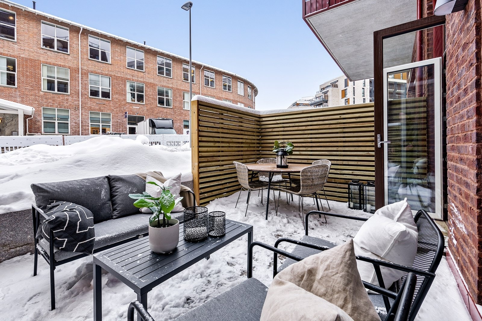 Uteplass på hele 13,5 kvm. Galleribilde