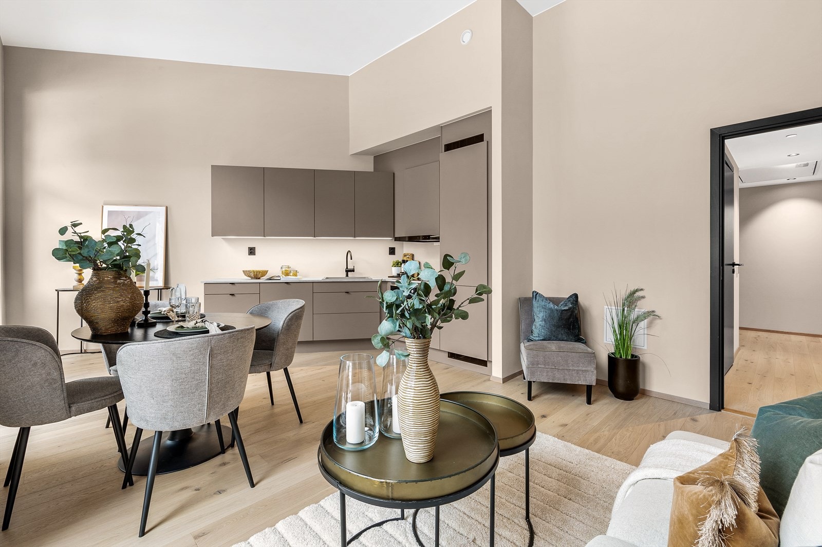 Stue med åpen løaning Galleribilde