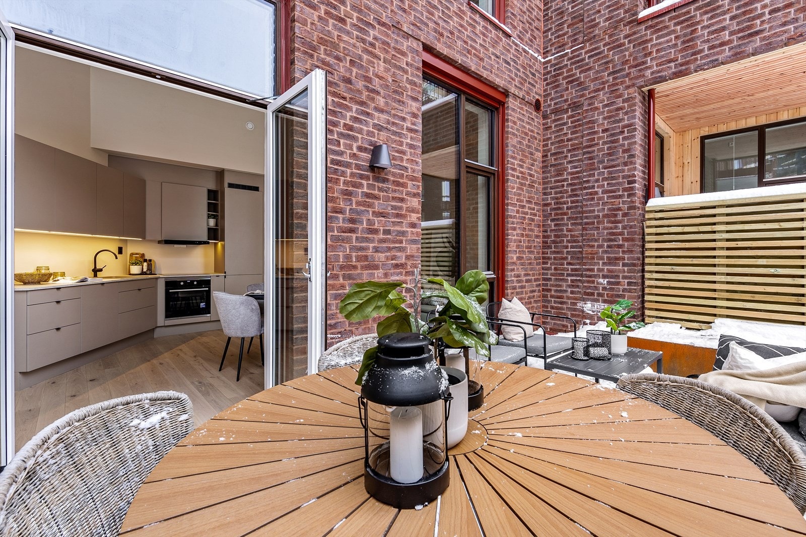 Uteplass Galleribilde