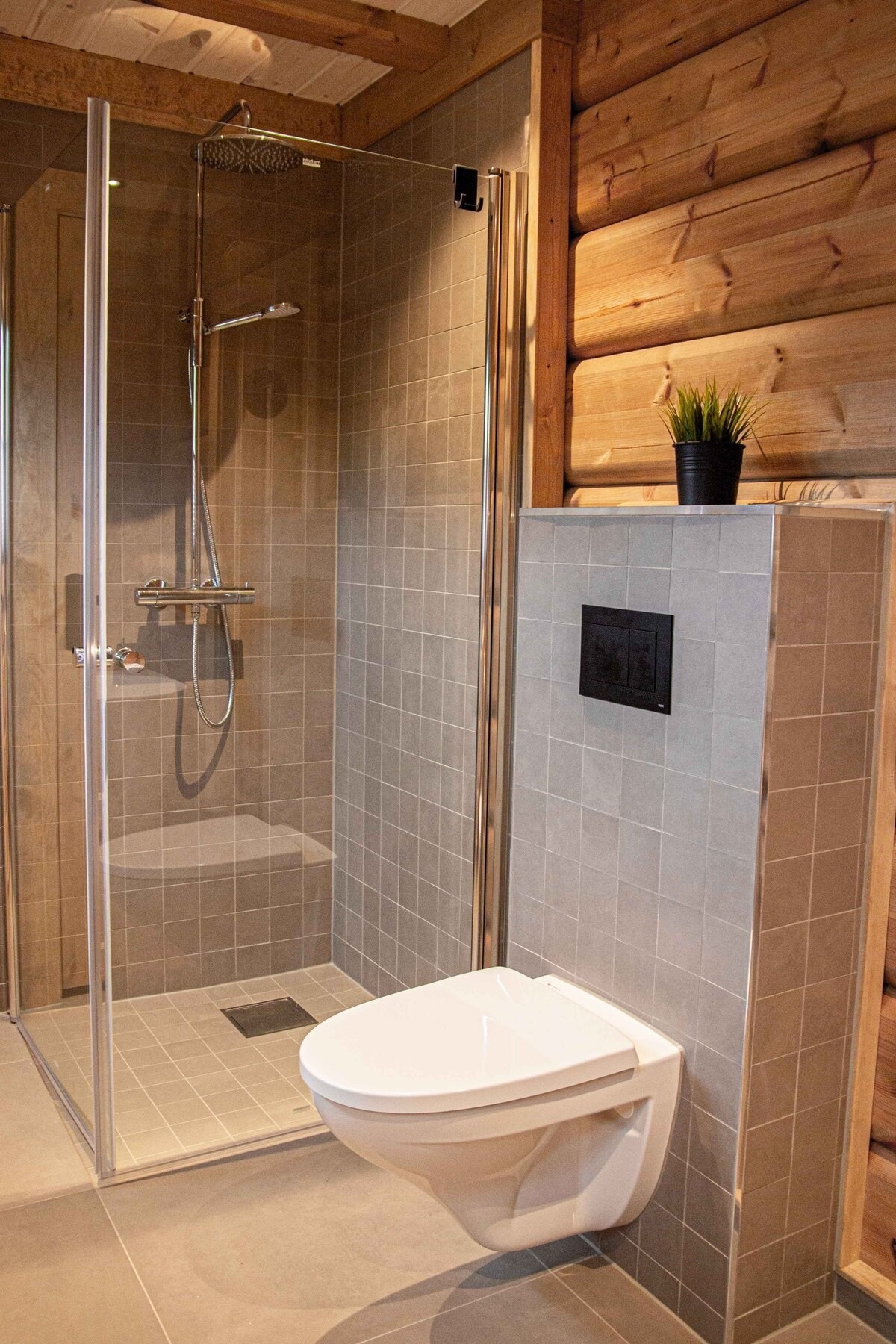 Foto fra et kundetilpasset bad i en tilsvarende modell. Galleribilde