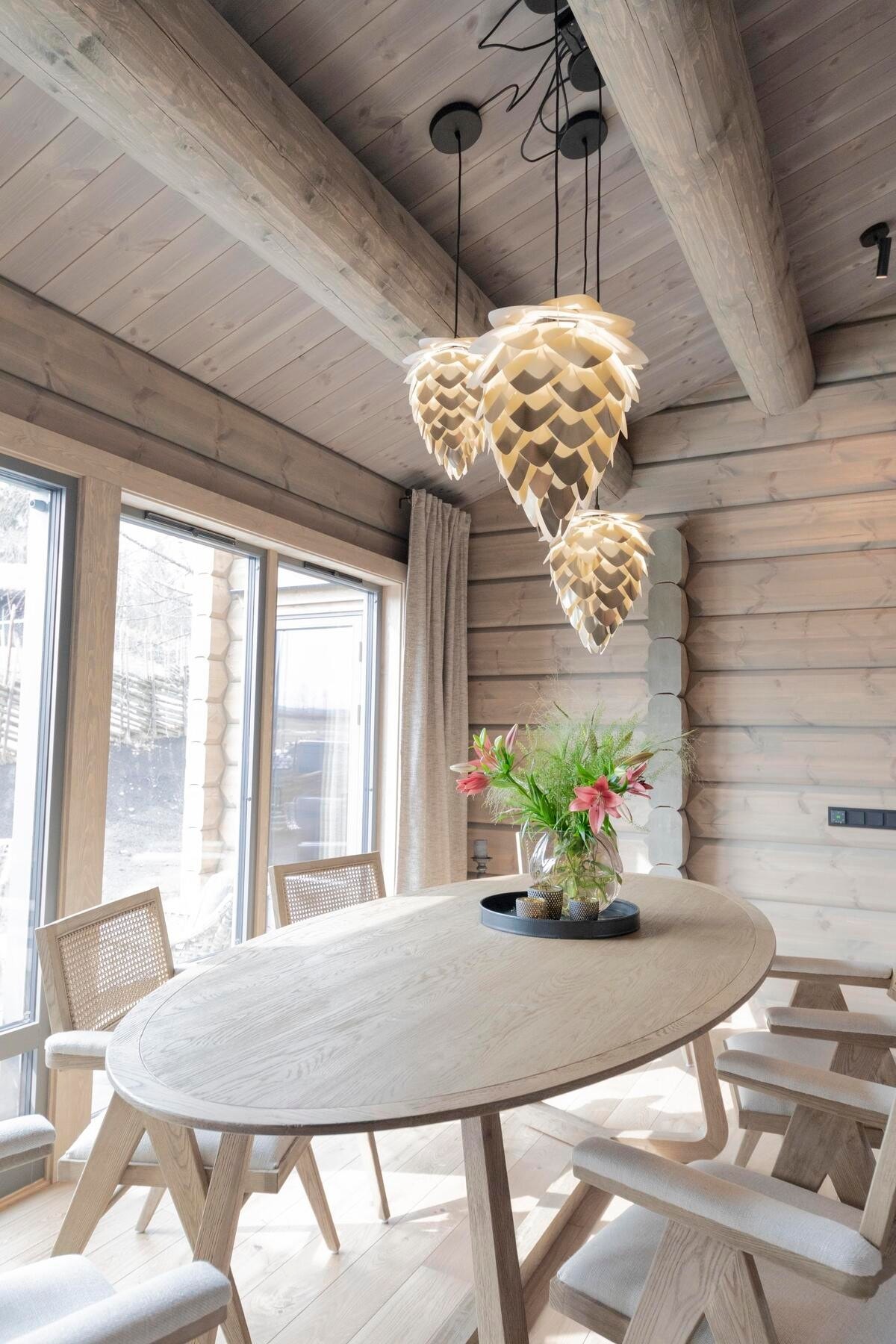 God plass til spisestue i Andor modellene.
Foto fra Andor visningshytte på Hellerudsletta som er en tilsvarende modell Galleribilde