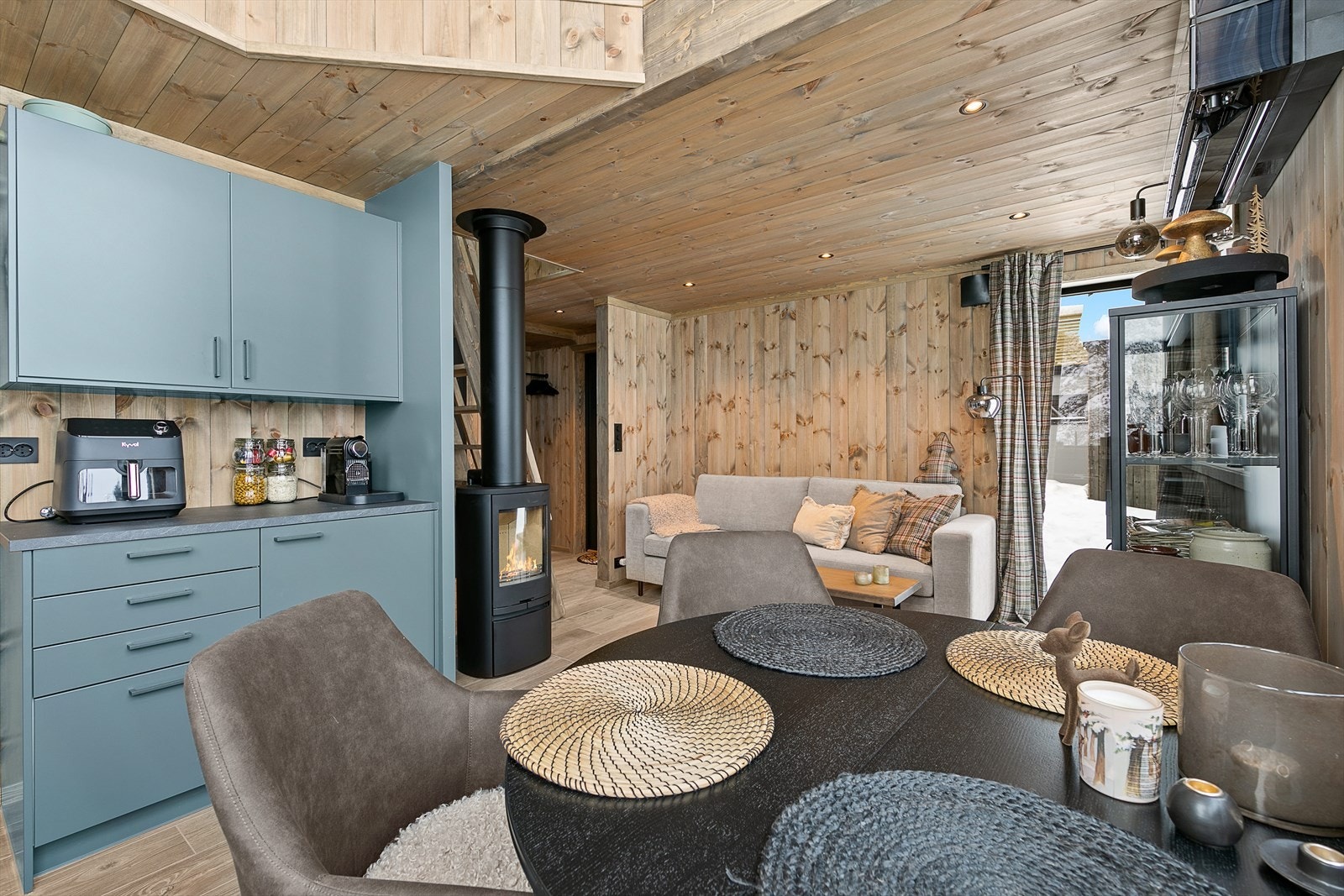 Eksempel på kjøkken. Bilde fra en ferdigstilt bolig i prosjektet med en annen leveranse. Avvik vil forekomme. Galleribilde