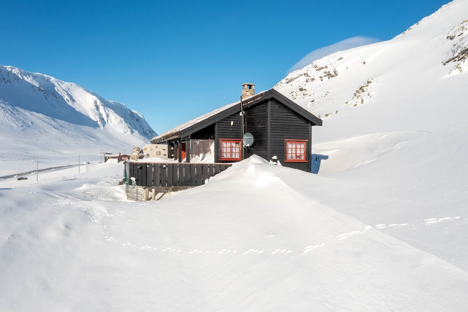 Her har du toppturer og turterreng sommer som vinter "rett utenfor døren" Galleribilde