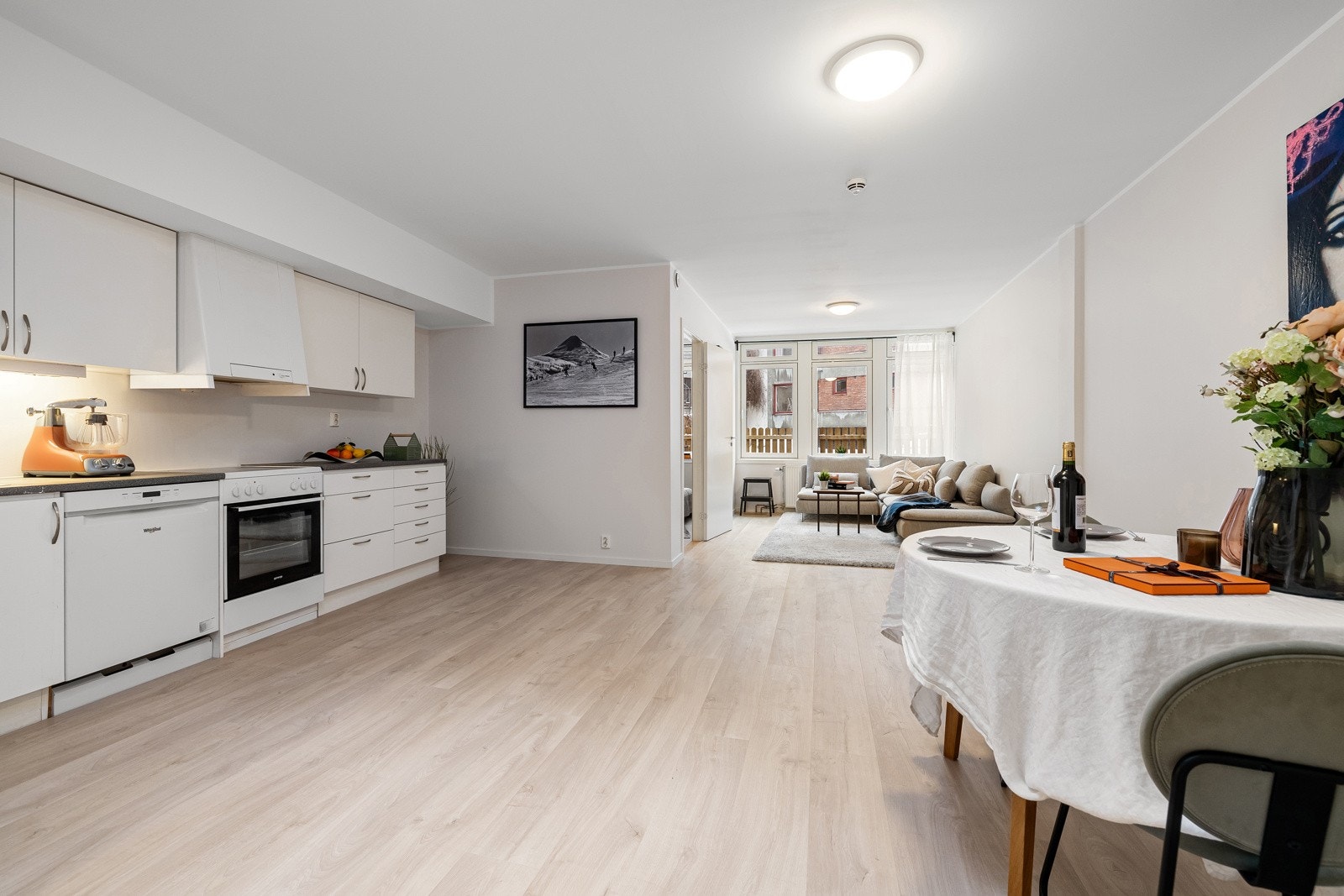 Velegnet plass til spisestue. Galleribilde