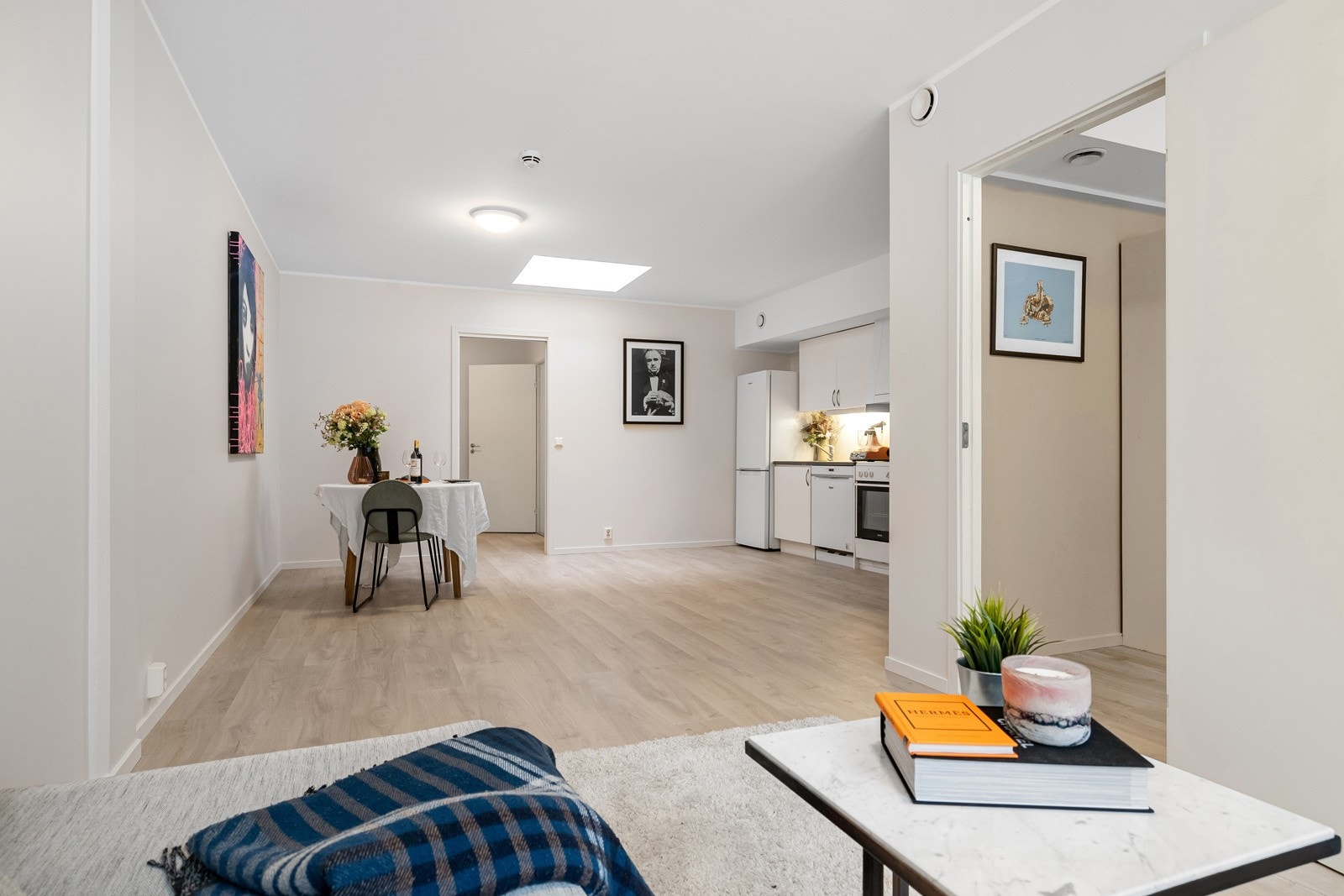 Leiligheten ble nybygget i 2016 og holder gjennomgående god standard. Galleribilde