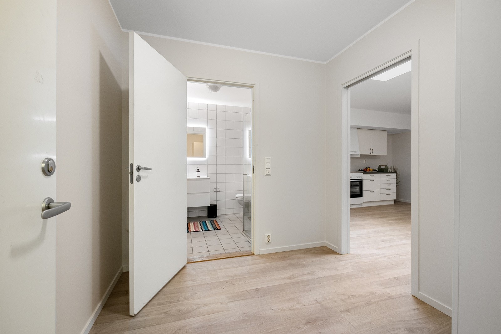 Samtlige innvendige overflater er nymalt i 2024. Galleribilde