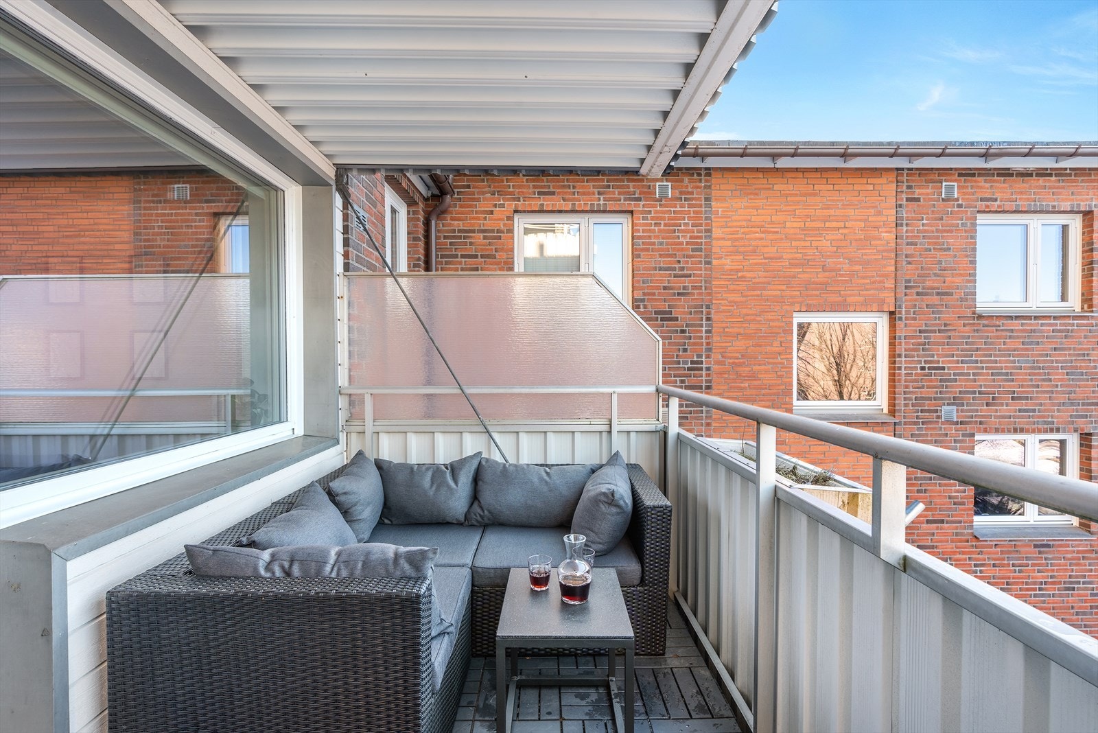 Med flotte solforhold og rom for en gjest eller fire, er denne balkongen en favoritt! Galleribilde