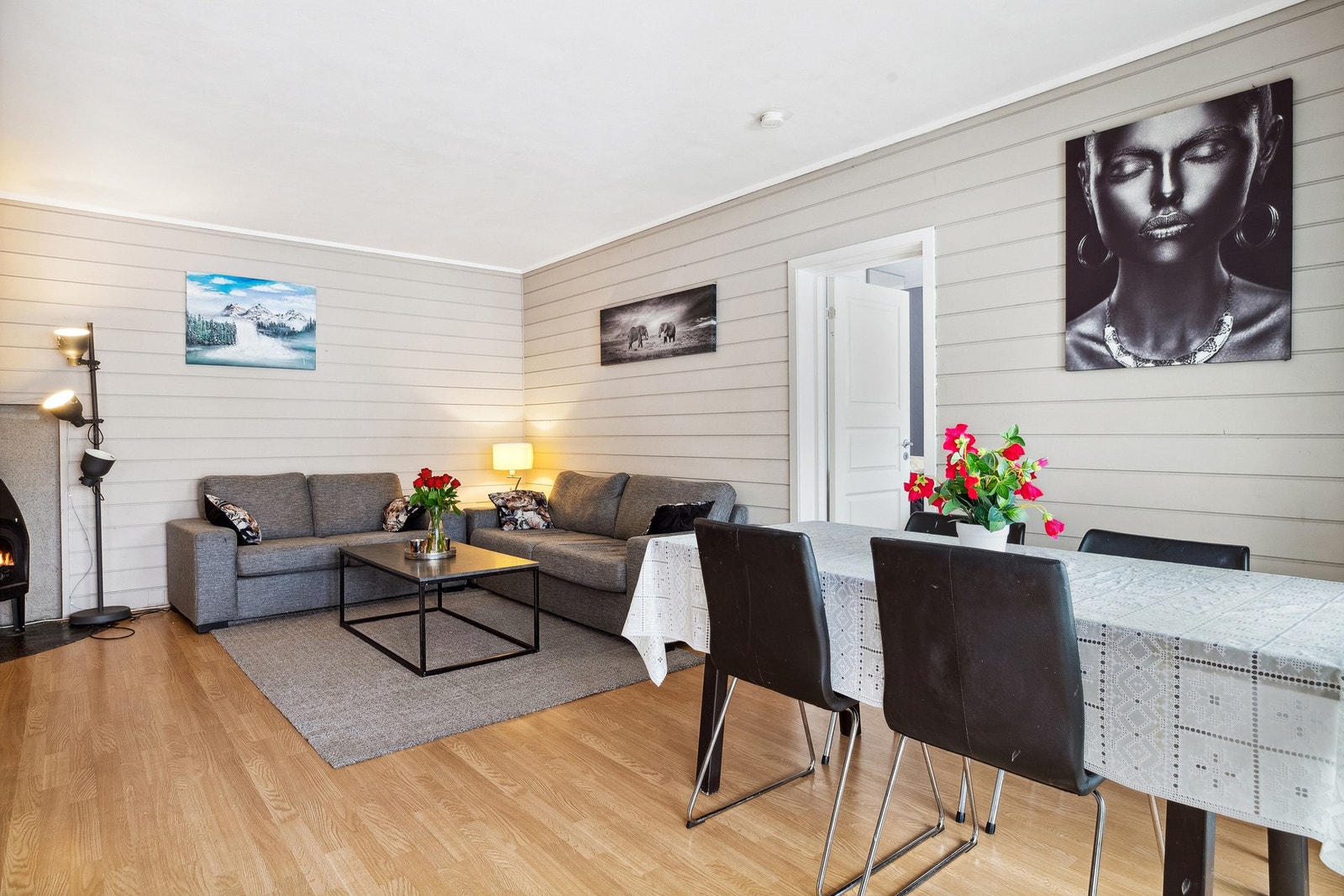 Praktisk utforming som gjør det enkelt å møblere i forskjellige soner. Galleribilde