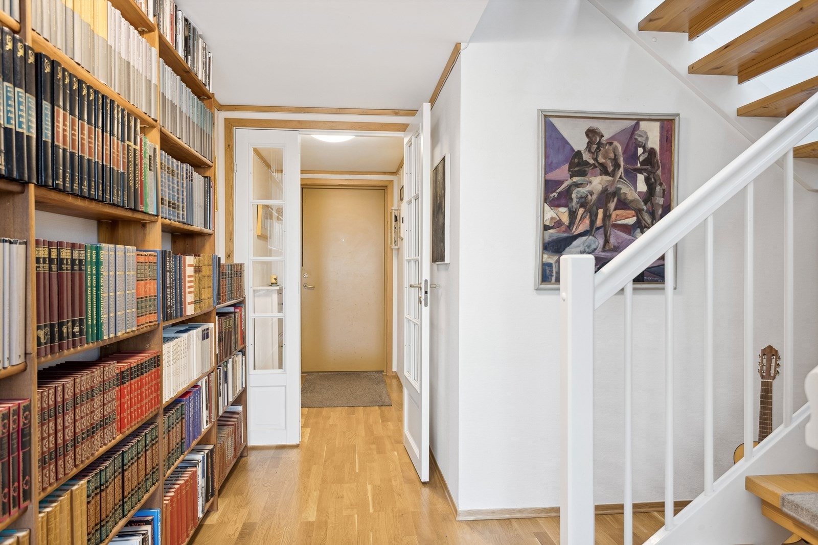Inngangspartiet er på ca. 6 m² med trappeoppgang til 12. etasje. Galleribilde
