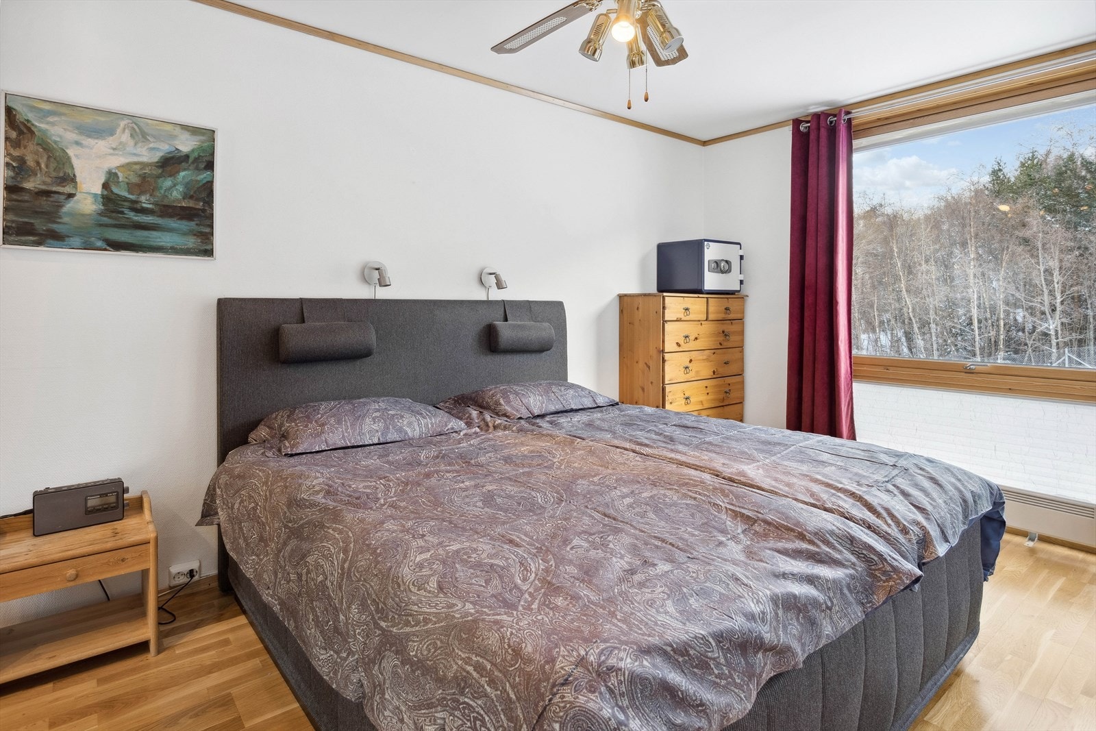 Hovedsoverom er på ca 15 m² med god plass til dobbelseng. Galleribilde
