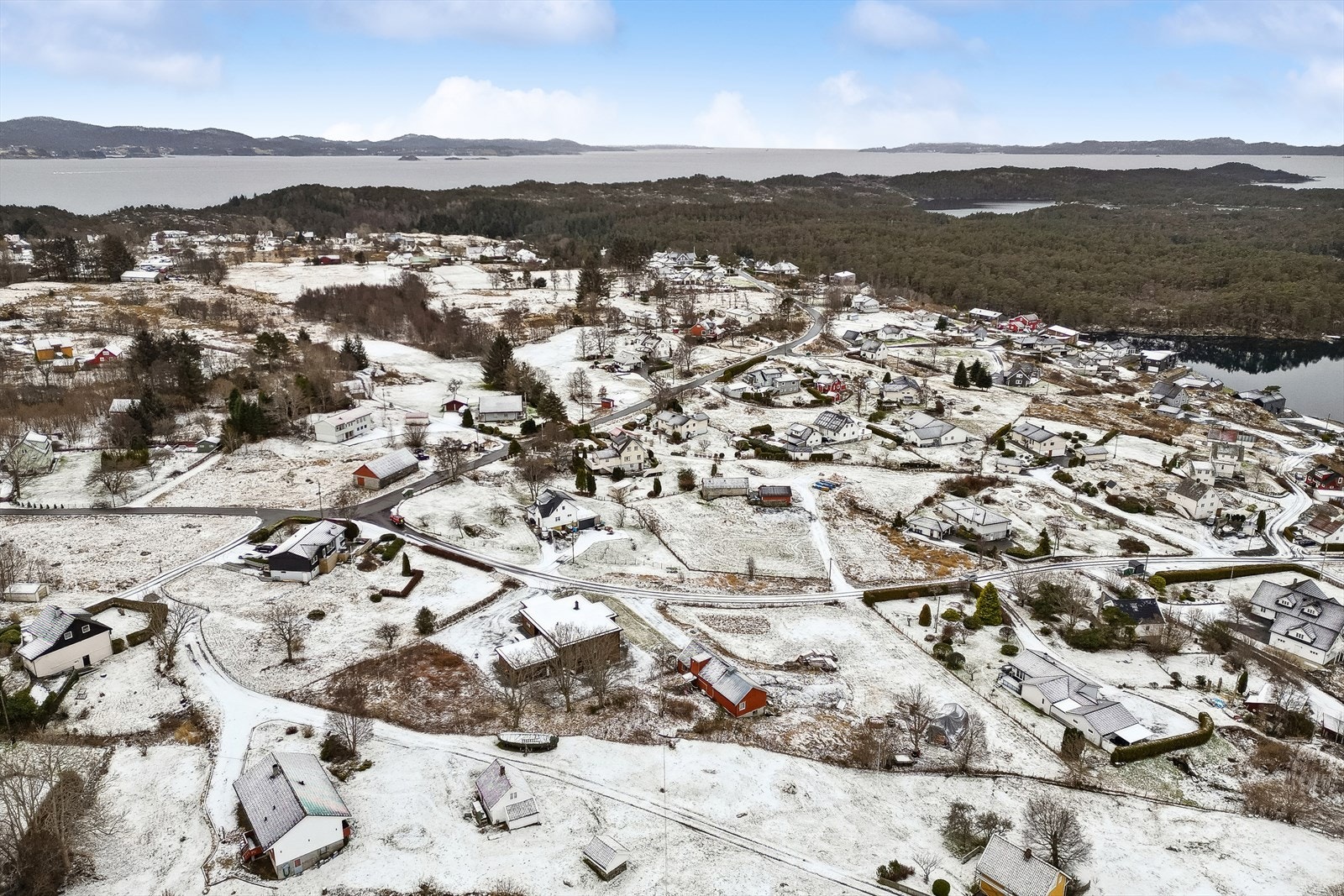 Her bor man i naturskjønne omgivelser med svært gode solforhold. Galleribilde