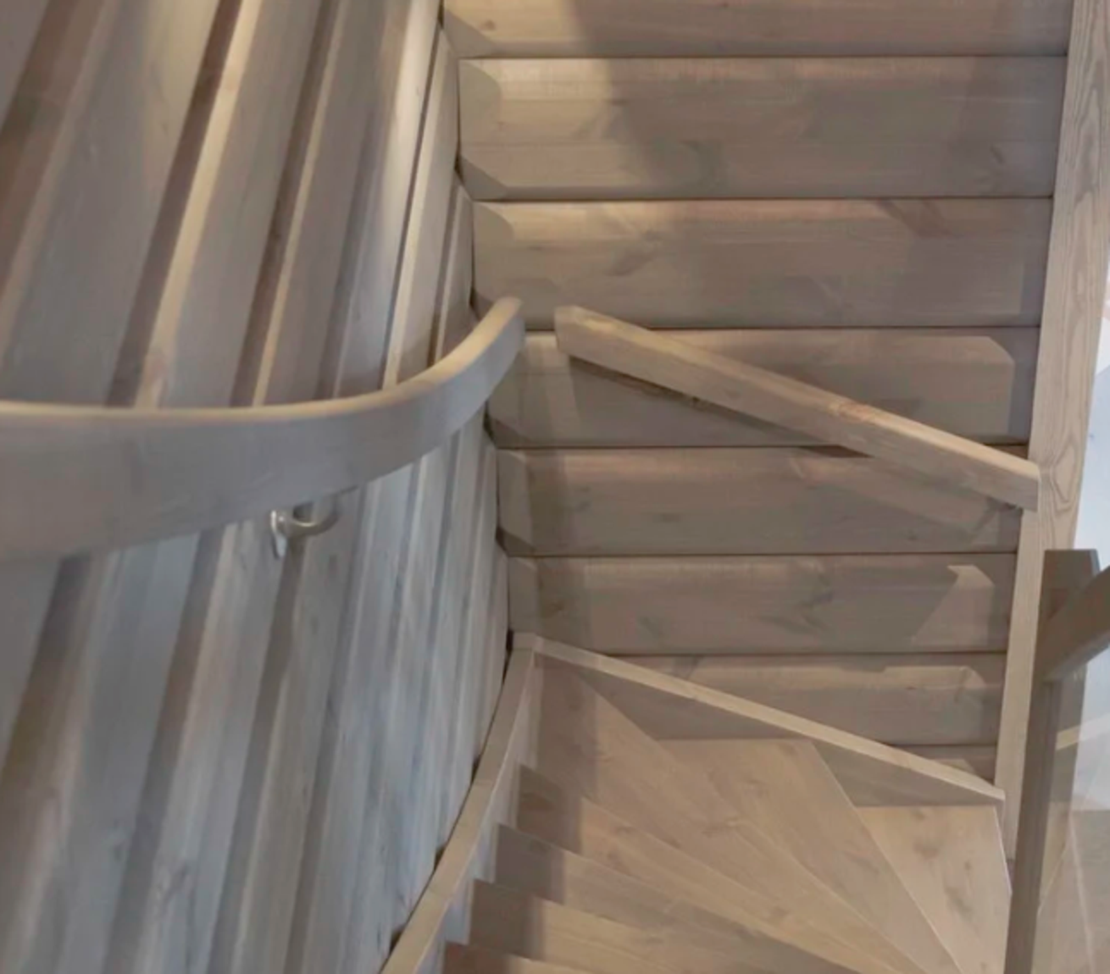 Foto fra trapp til hemsen i en tilsvarende modell Galleribilde