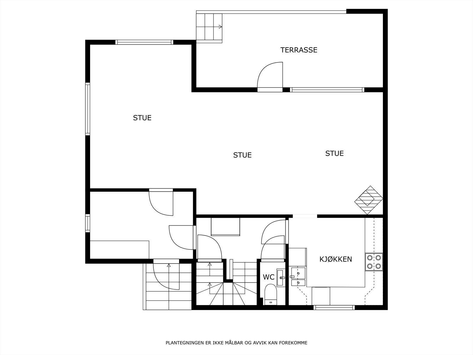 Plantegning hovedetasje. Her er det gang som har stor garderobe, romslig stue med store vindusflater, kjøkken, wc og hall m/trapp. Galleribilde