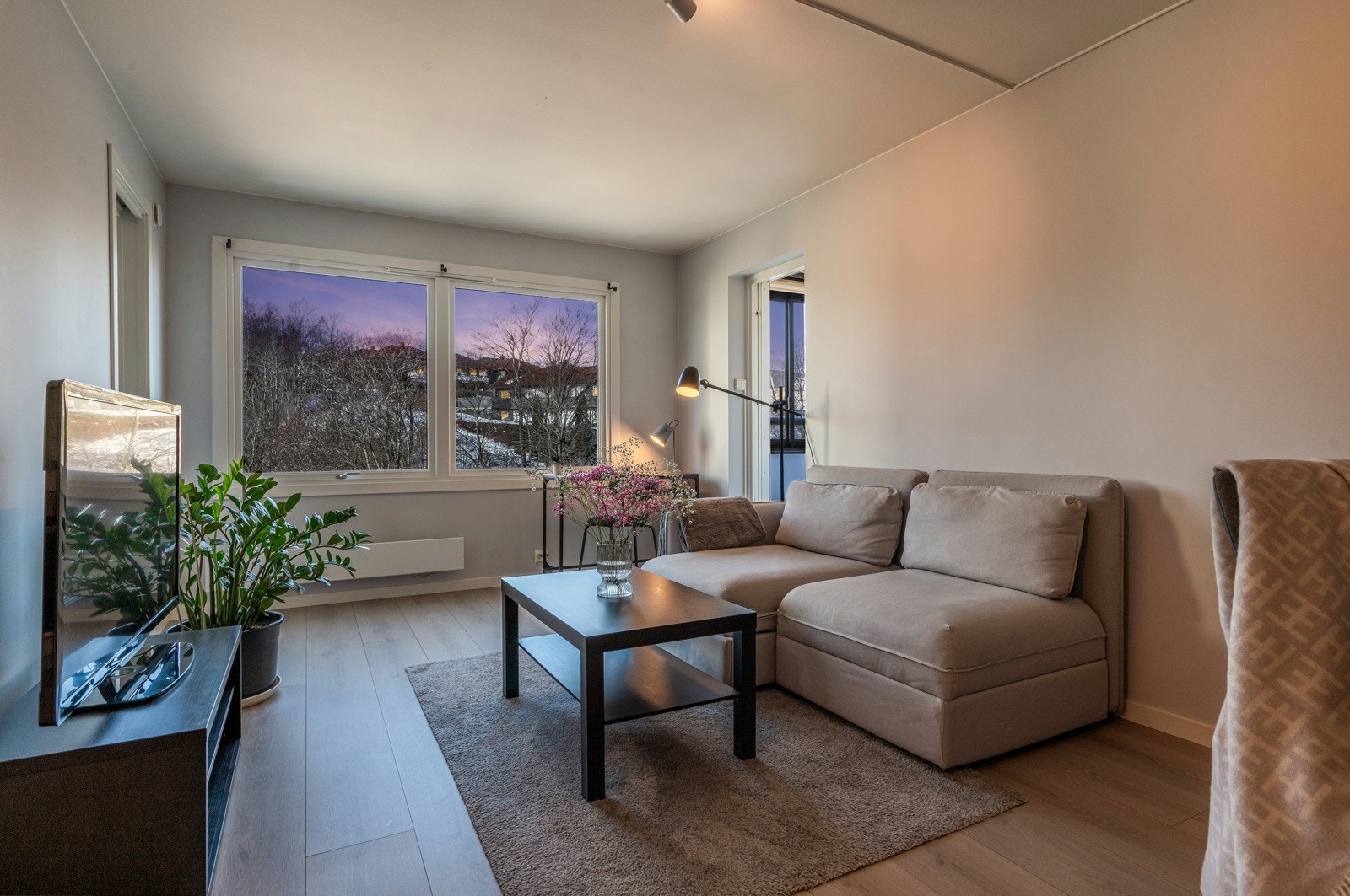 EIE Eiendomsmegling v/ Jr. Partner Håkon Hovland presenterer Roald Amundsens gate 28A! Galleribilde