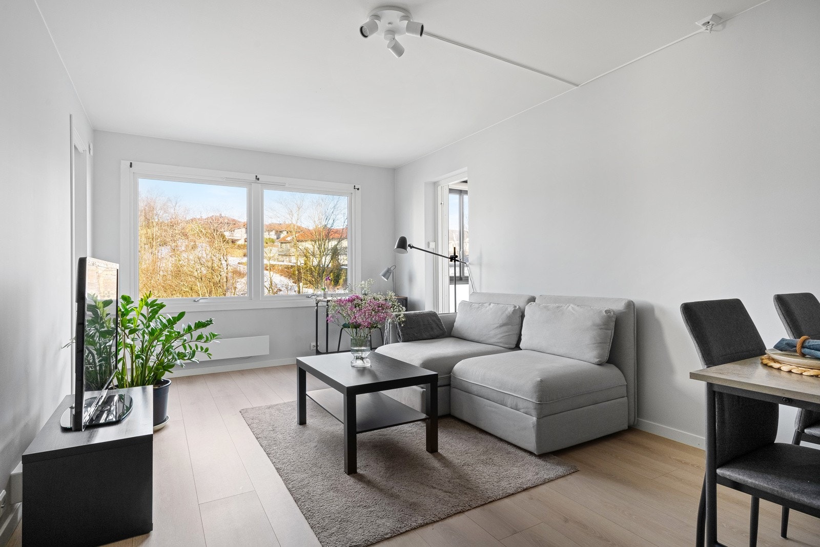 Leiligheten fremstår som romslig med en god planløsning. Galleribilde