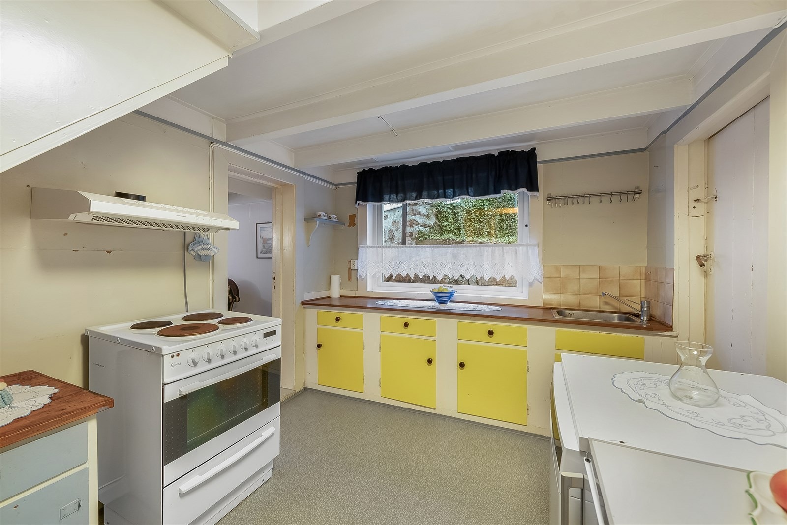 Stedbygget kjøkkeninnredning Galleribilde