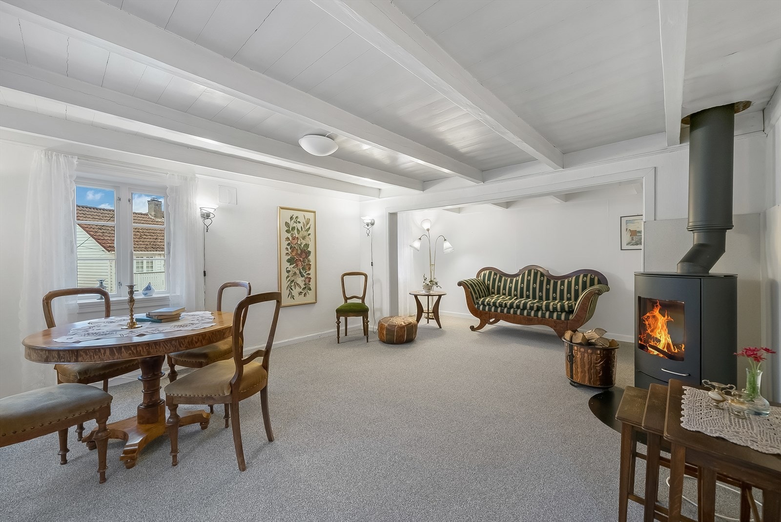 Duse og lysmalte overflater går igjen som en rød tråd i hele boligen. Galleribilde