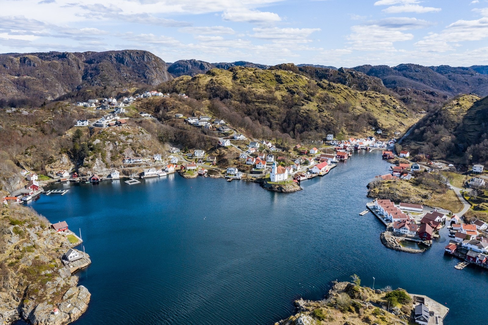På vestsiden av øya ligger Kirkehamn! Galleribilde
