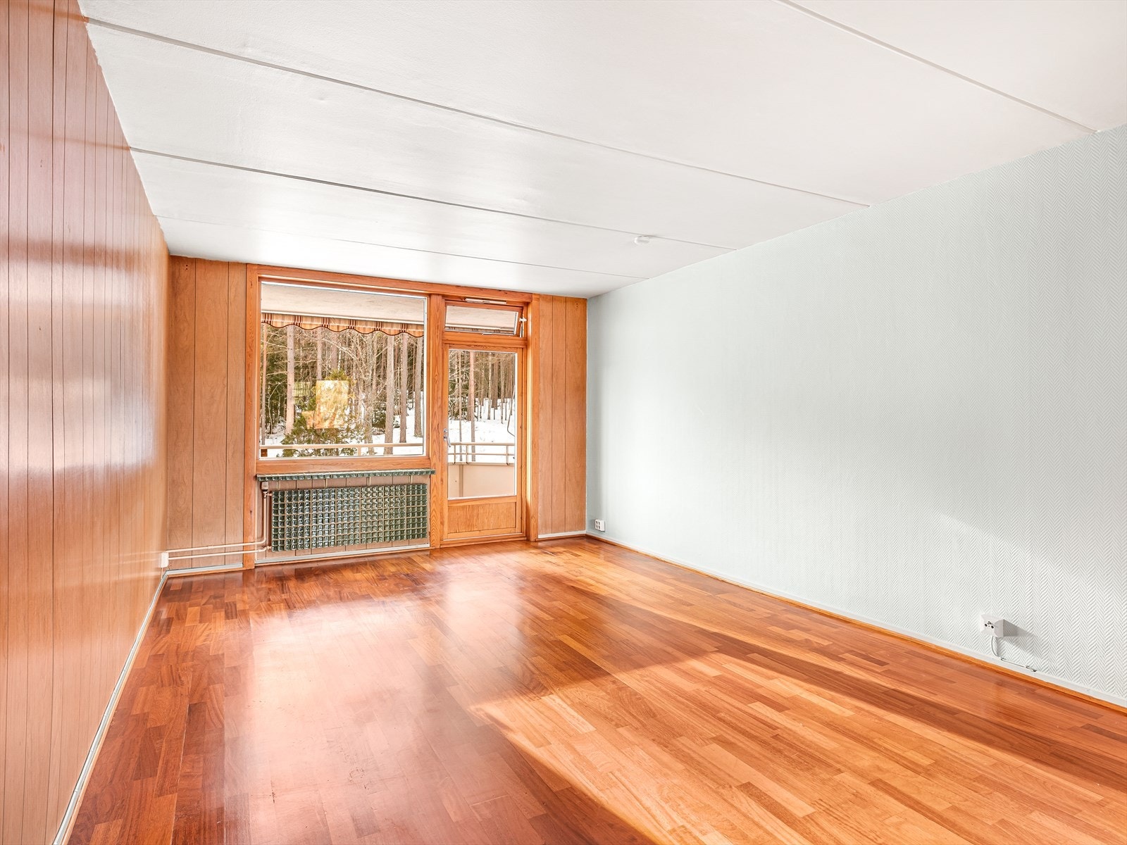 Leiligheten har behov for oppussing og modernisering. Galleribilde