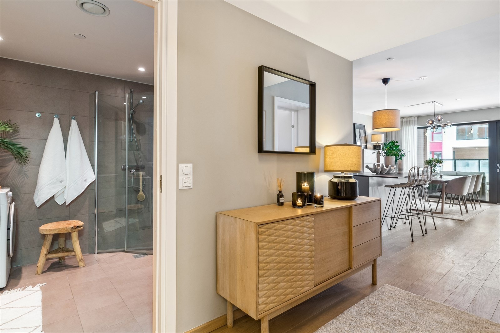 I tillegg til innvendig bod disponerer leiligheten en bod i kjeller. Galleribilde