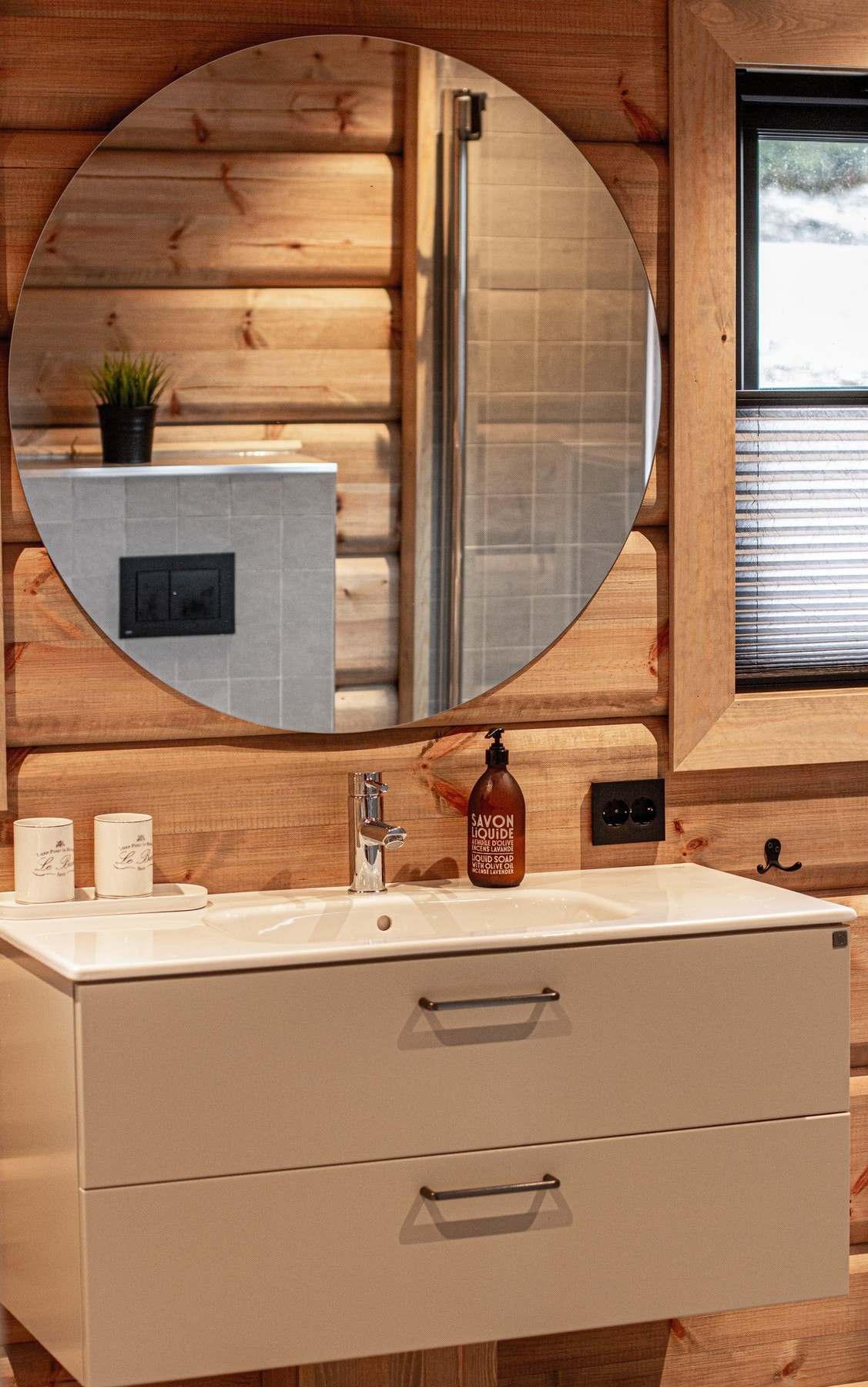 Tømmerveggene gir en ekstra god atmosfære Galleribilde