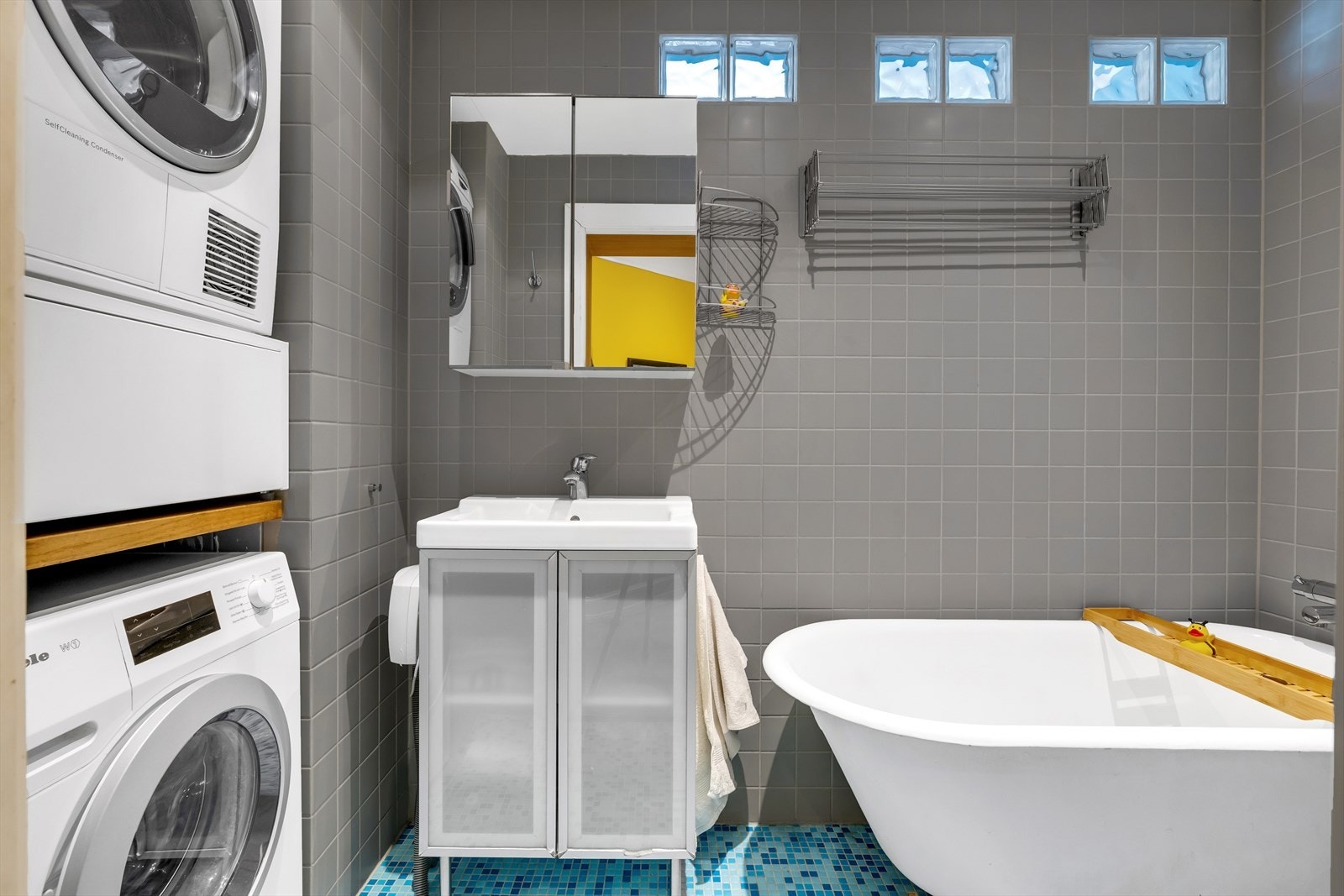 Badet ble bygget i 2006, dokumentasjon foreligger Galleribilde