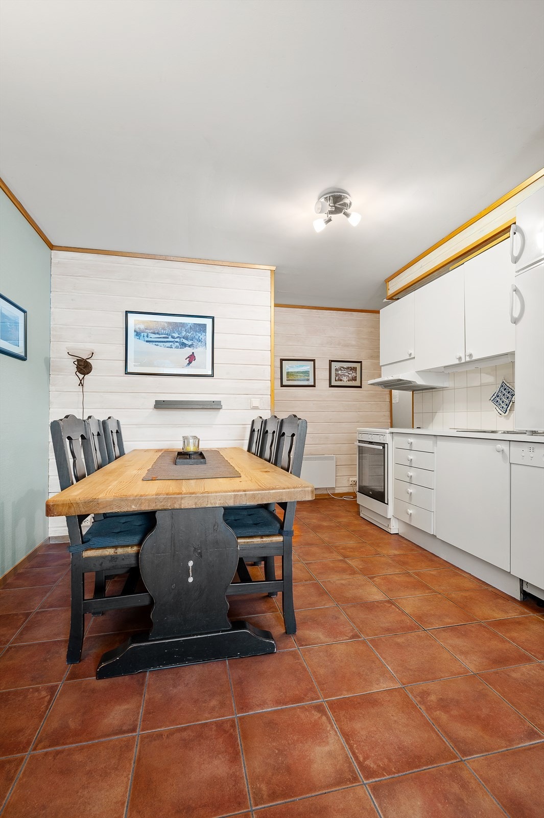 Kjøkken med spiseplass Galleribilde