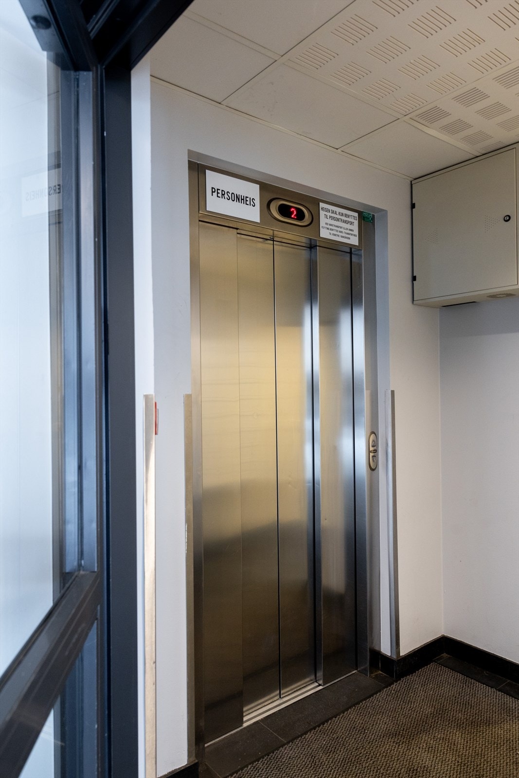 Det er heis i bygget Galleribilde