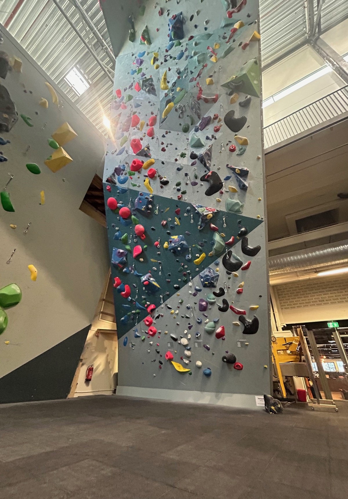 Oslo klatresenter er et av Norges største klatresentre og ligger i nærområdet. Galleribilde