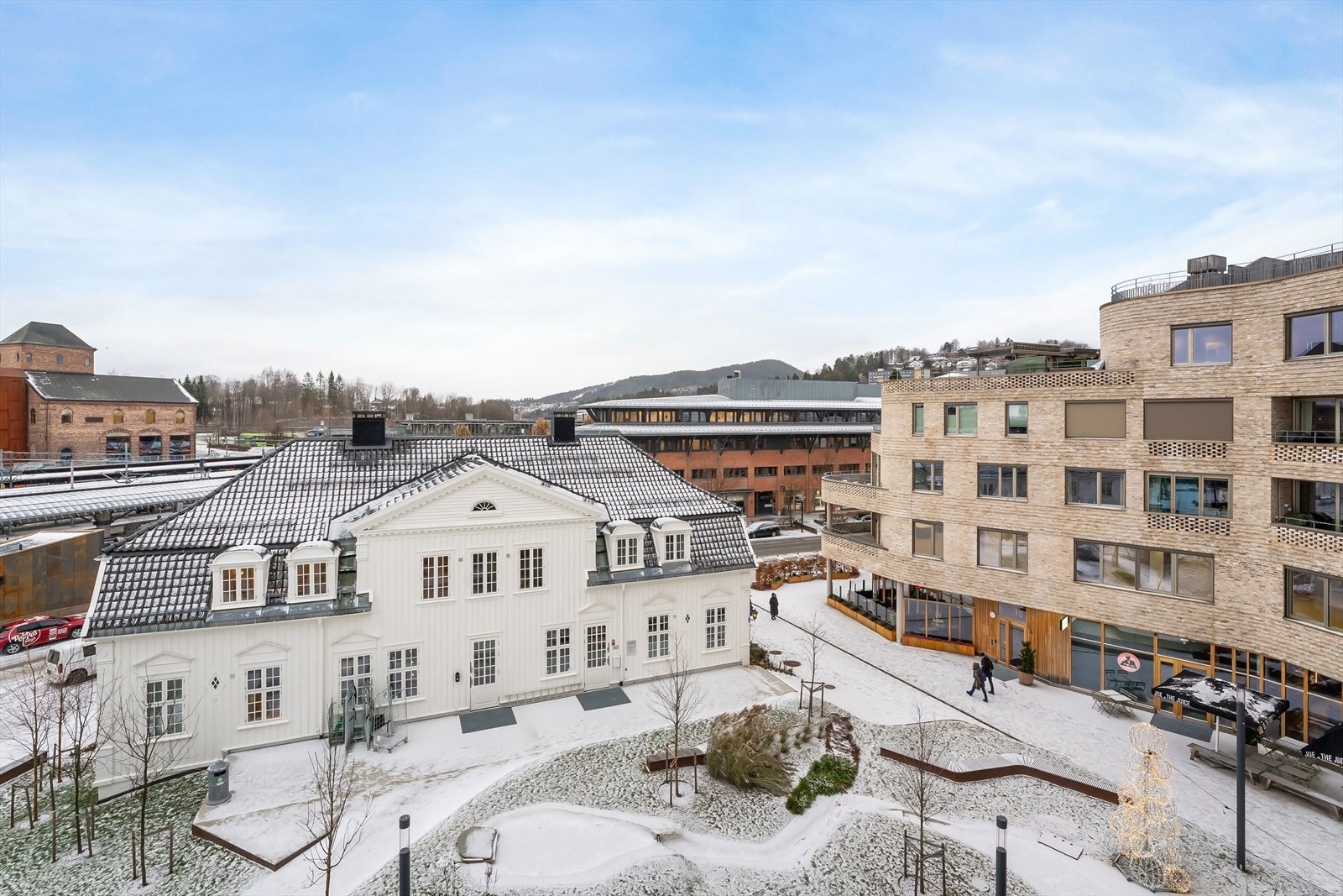 Fra balkongen har man god utsikt mot nærområdet. Galleribilde