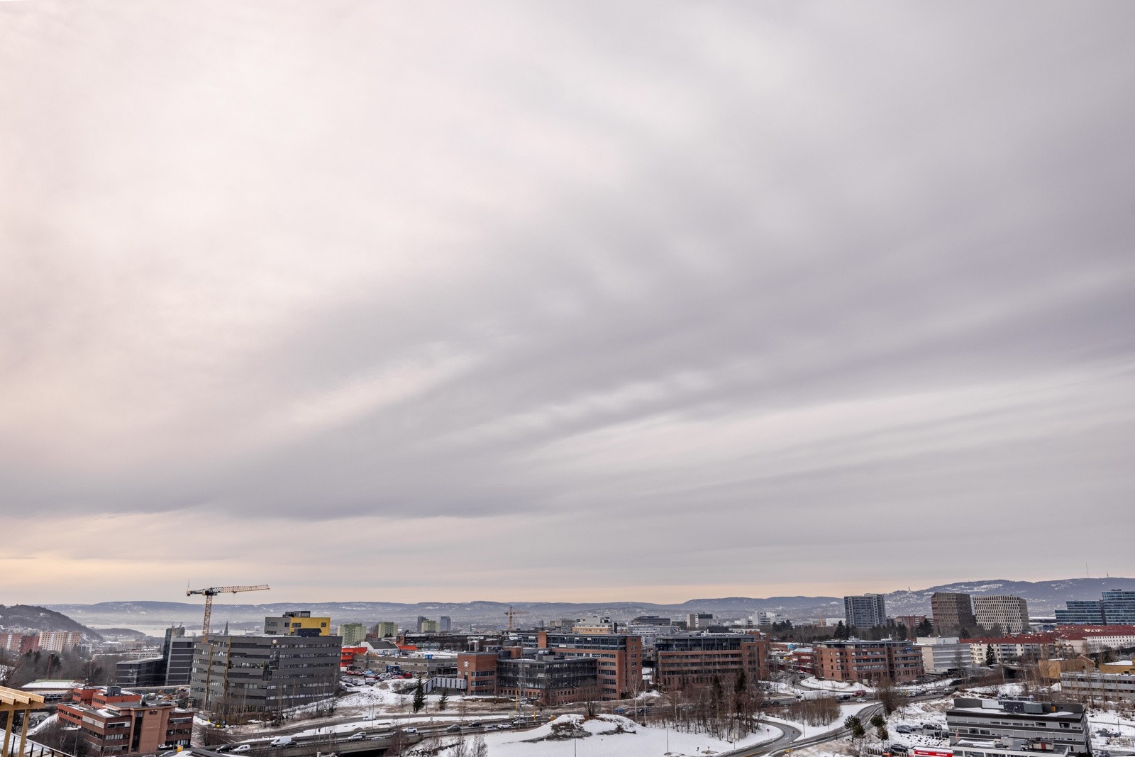 Takterrassene har fantastiske solforhold og nydelig utsikt over byen! Galleribilde