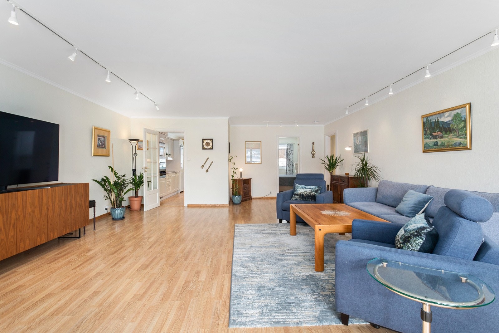 Stuen er på ca. 50 m2 og har veldig gode møbleringsmuligheter. Galleribilde