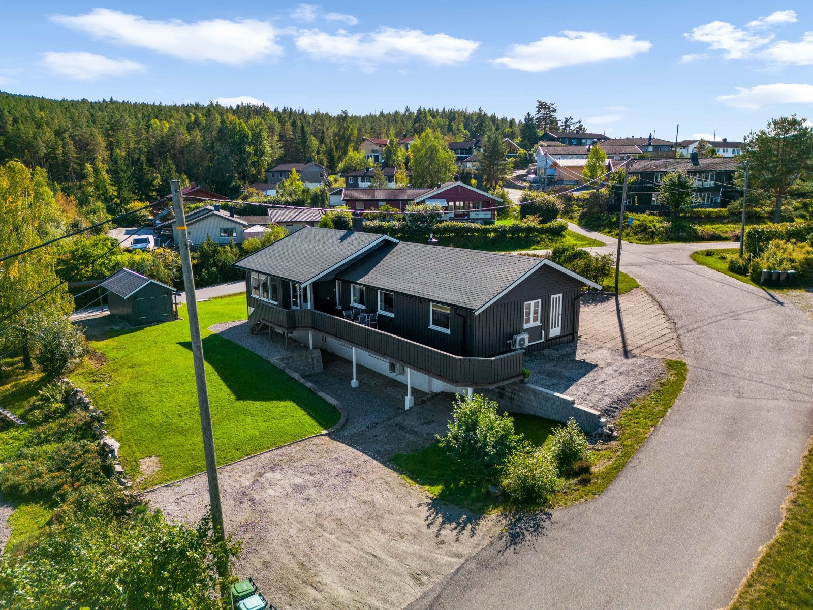 Flott beliggenhet øverst i Breisås, med kort vei til turstiene i Breisås-skogen Galleribilde